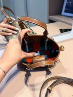 Bolsa de mão ou Transversal GG Emblem Mini - GUCCI
