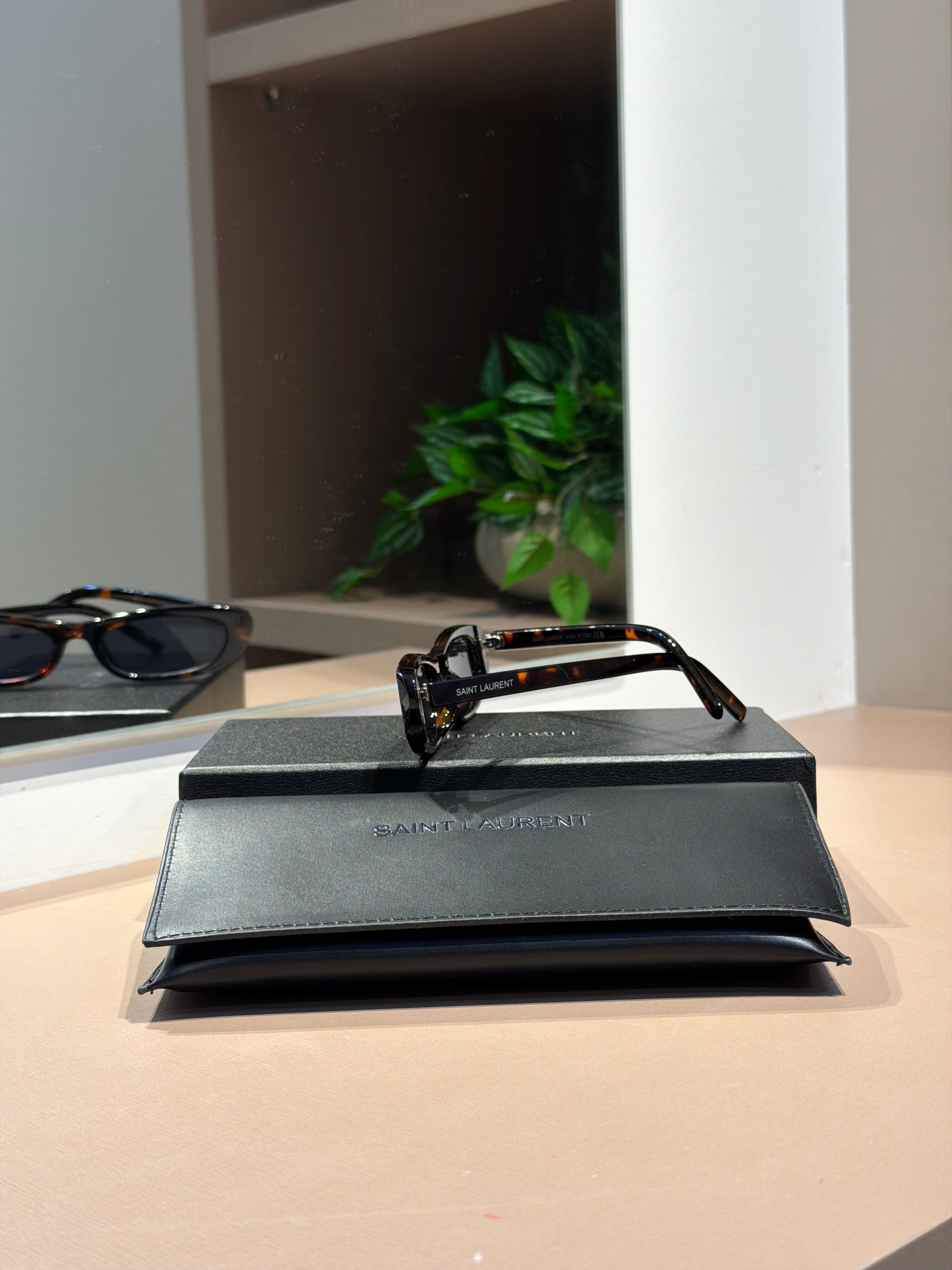 Óculos 557 Shade Tartaruga - SAINT LAURENT