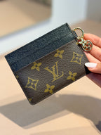Porta-Cartão Simple Monogram - LV