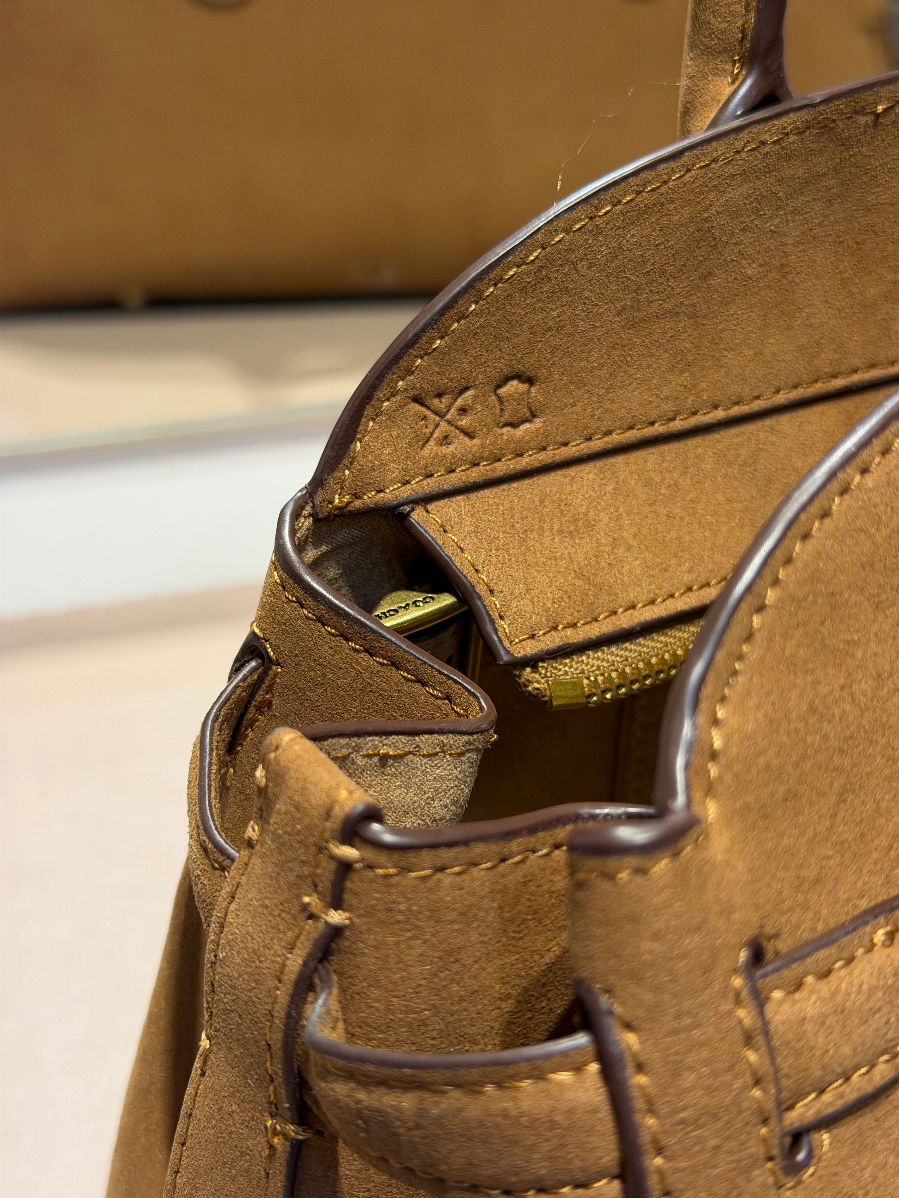 Bolsa de ombro Empire 34 Suede - COACH