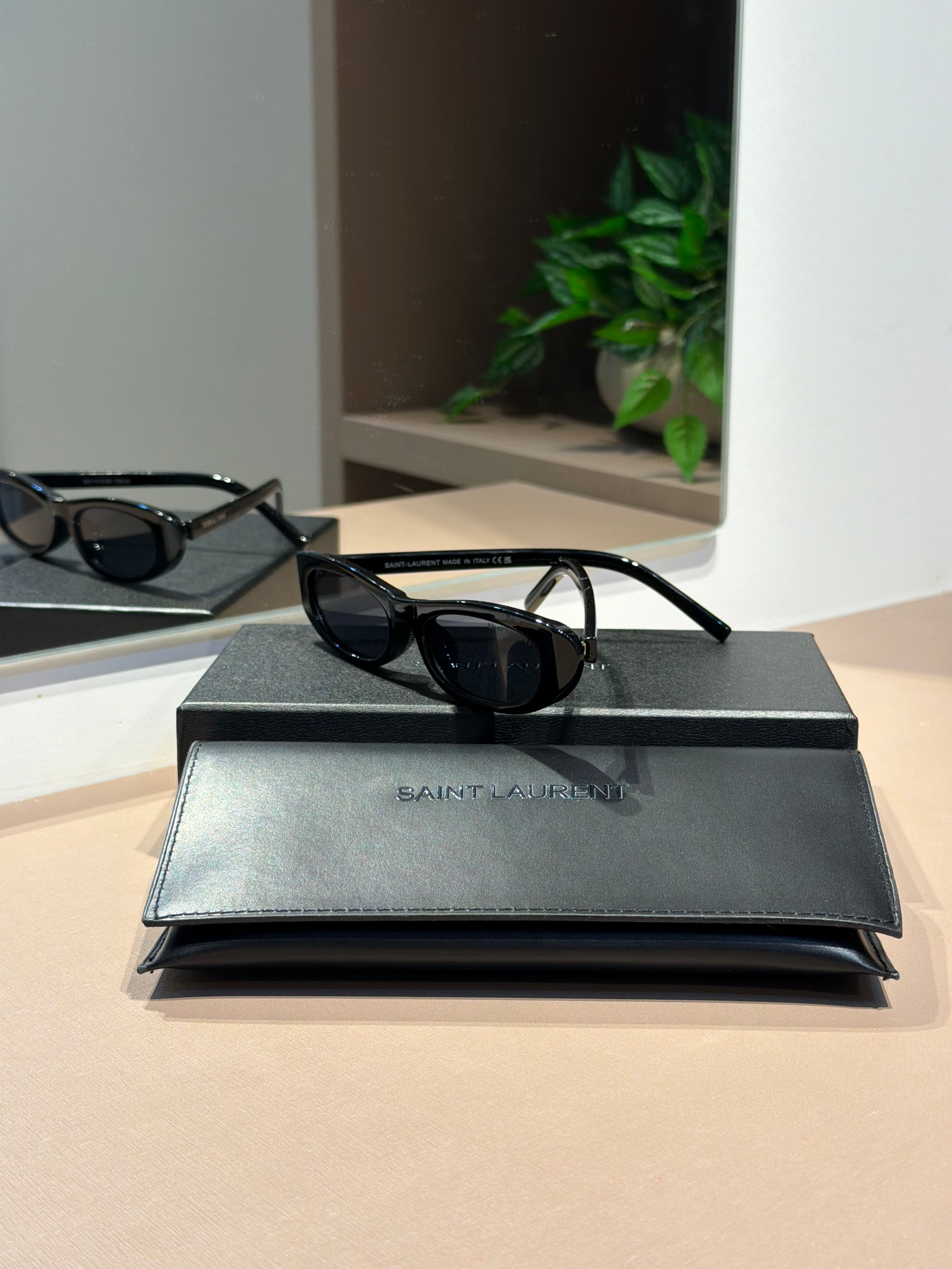Óculos 557 Shade Preto - SAINT LAURENT