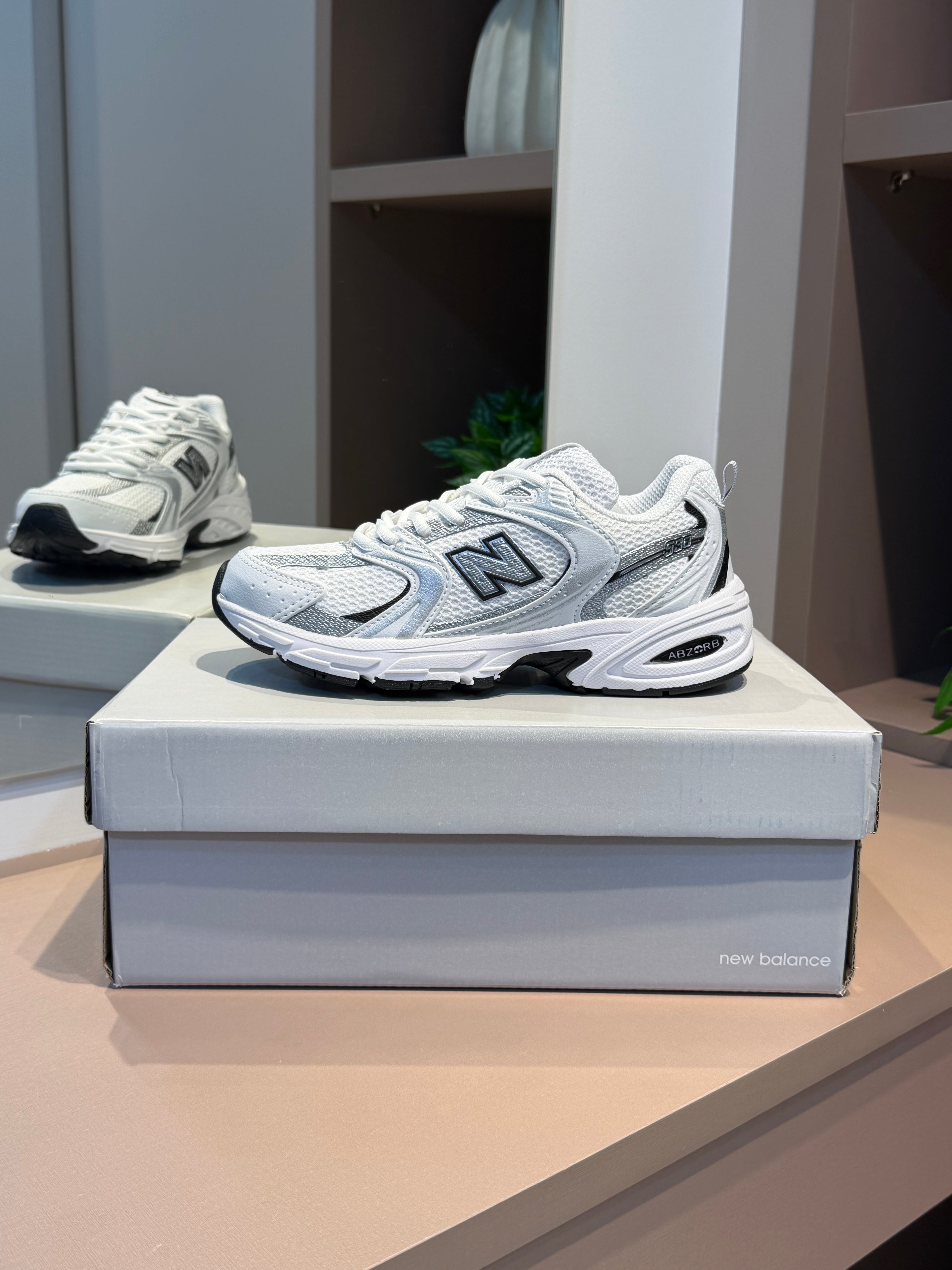Tênis 530 Branco e Azul - NEW BALANCE