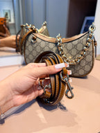 Bolsa de Ombro ou Transversal Emblem Small Shoulder - GUCCI