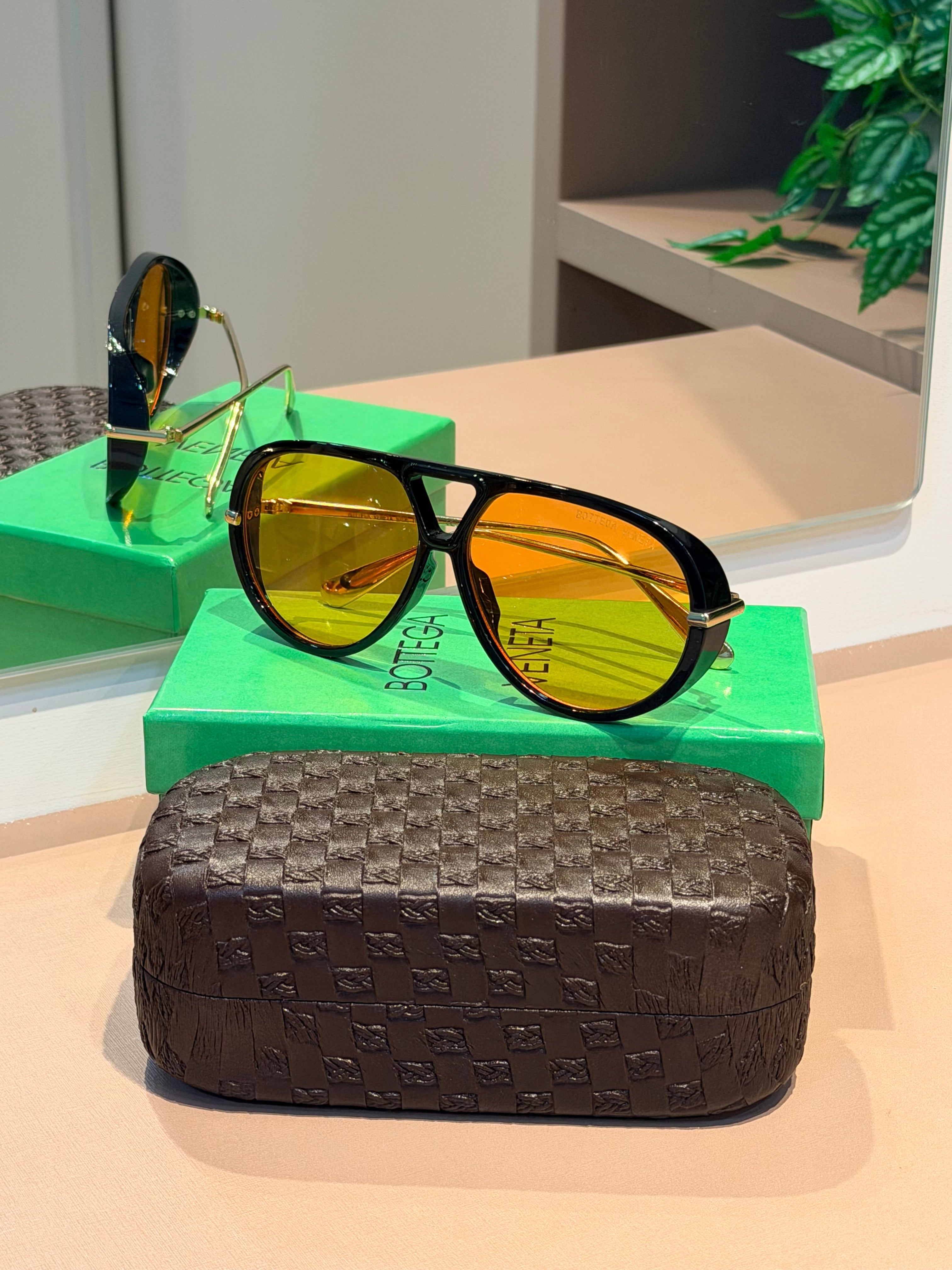 Óculos Aviator bronze - BOTTEGA VENETA