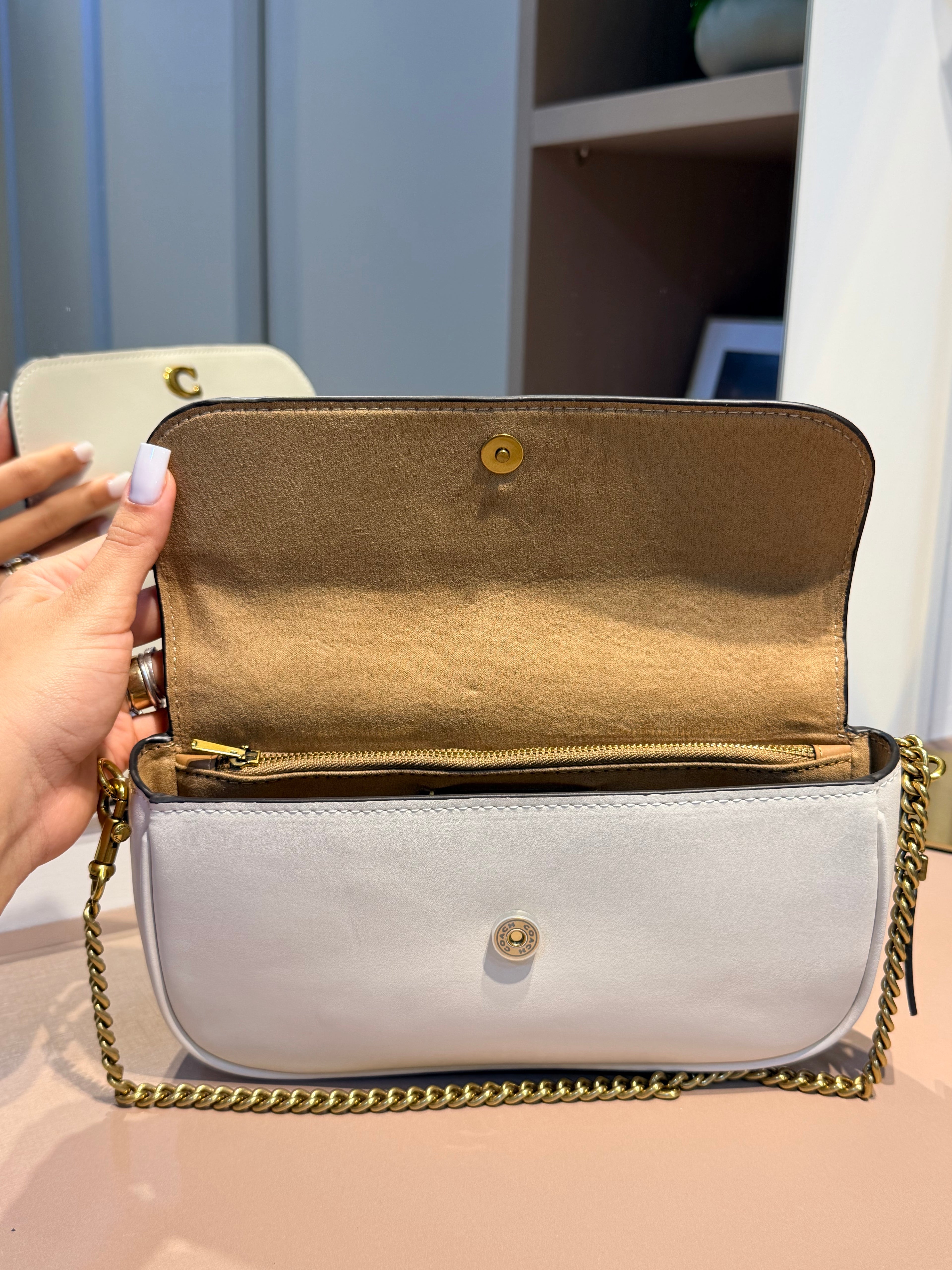Bolsa de Ombro ou Transversal Brook Flap Chain - COACH
