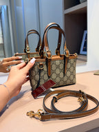 Bolsa de mão ou Transversal GG Emblem Mini - GUCCI
