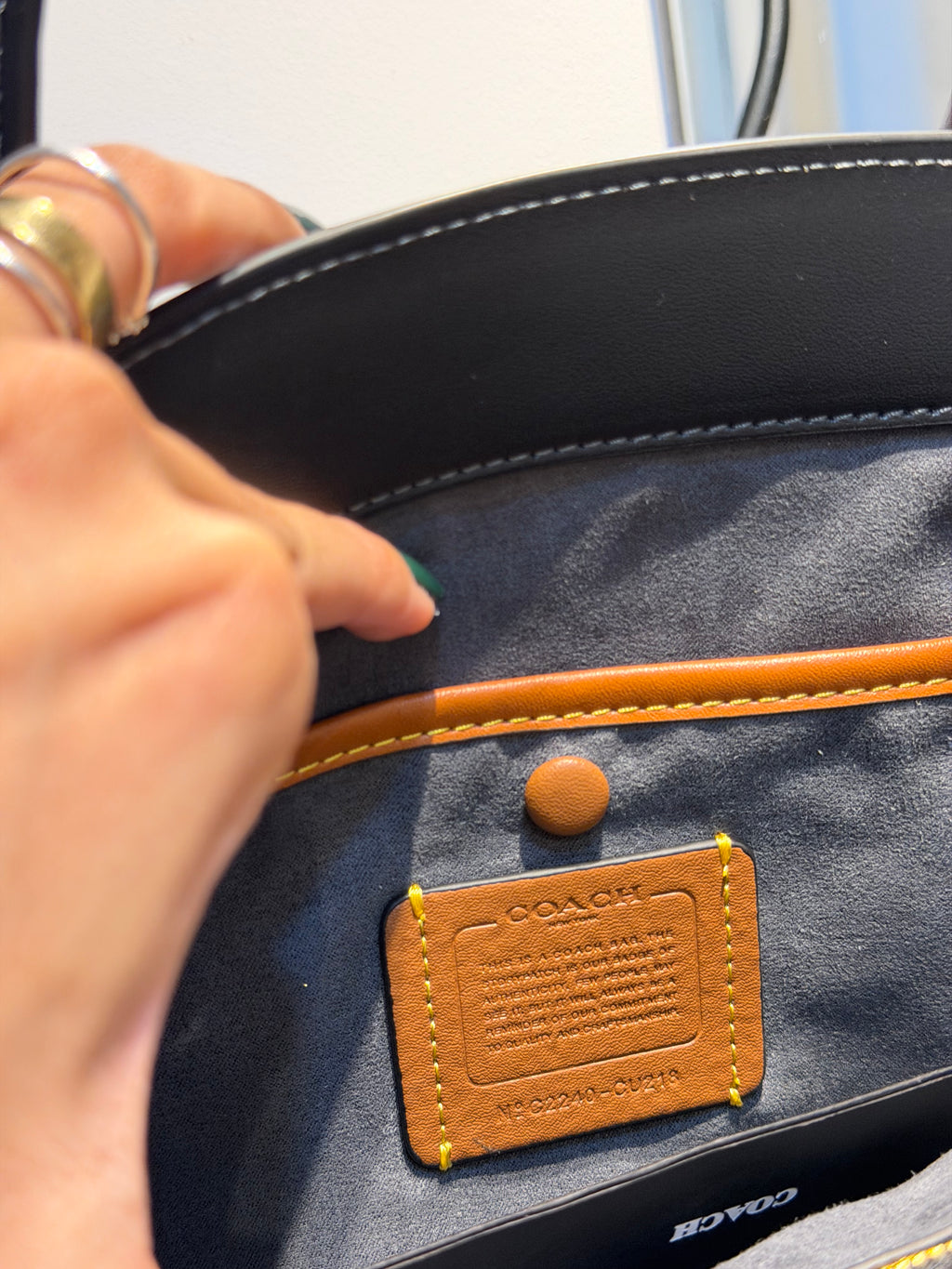 Bolsa de mão Empire 35 Preta - COACH