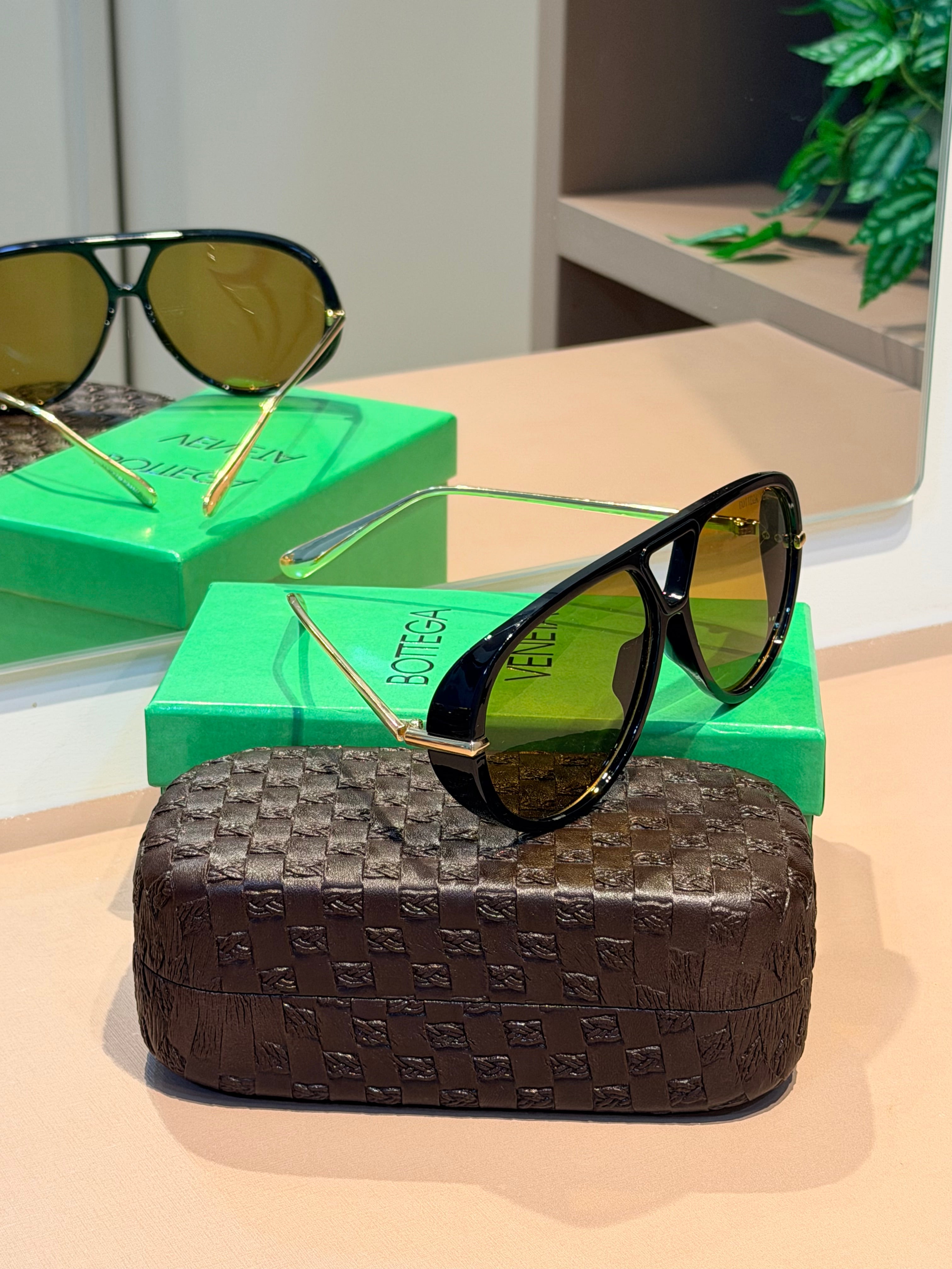 Óculos Aviator Marrom - BOTTEGA VENETA