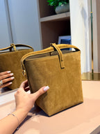 Bolsa de mão ou Transversal Bucket LE 37 Pequena - YSL