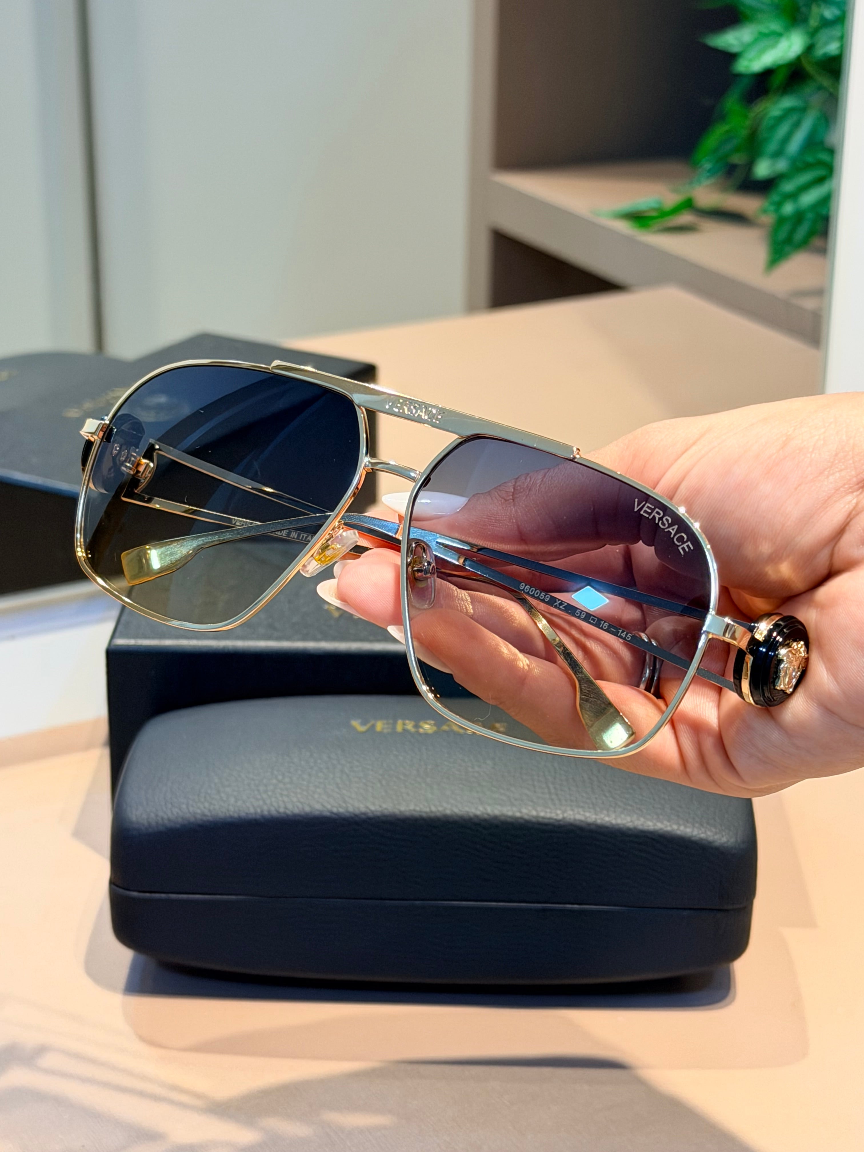Óculos VE2269 Preto e Dourado - VERSACE