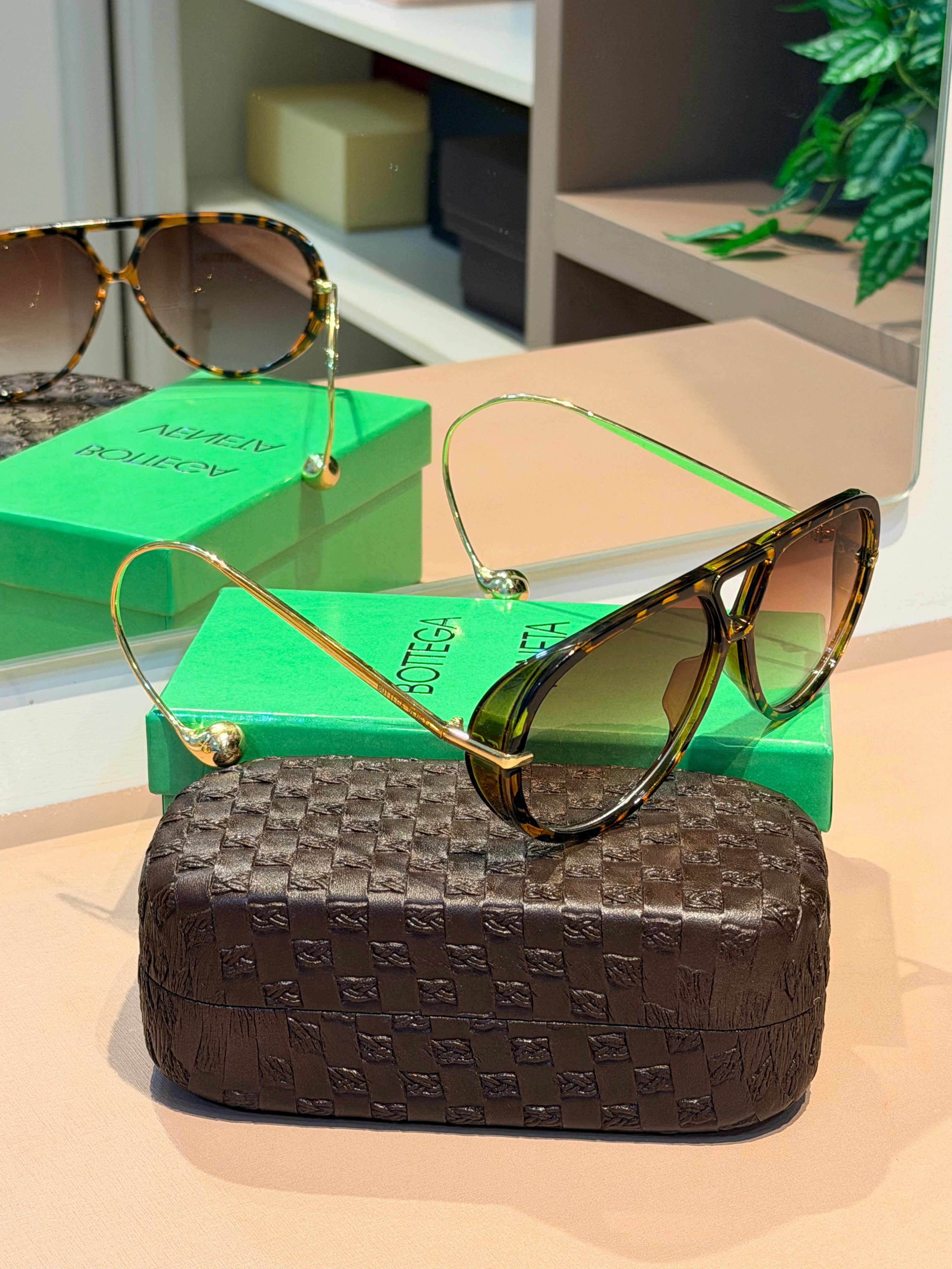 Óculos Drop Aviator Tartaruga - BOTTEGA VENETA