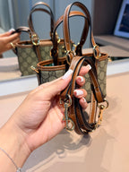Bolsa de mão ou Transversal GG Emblem Mini - GUCCI