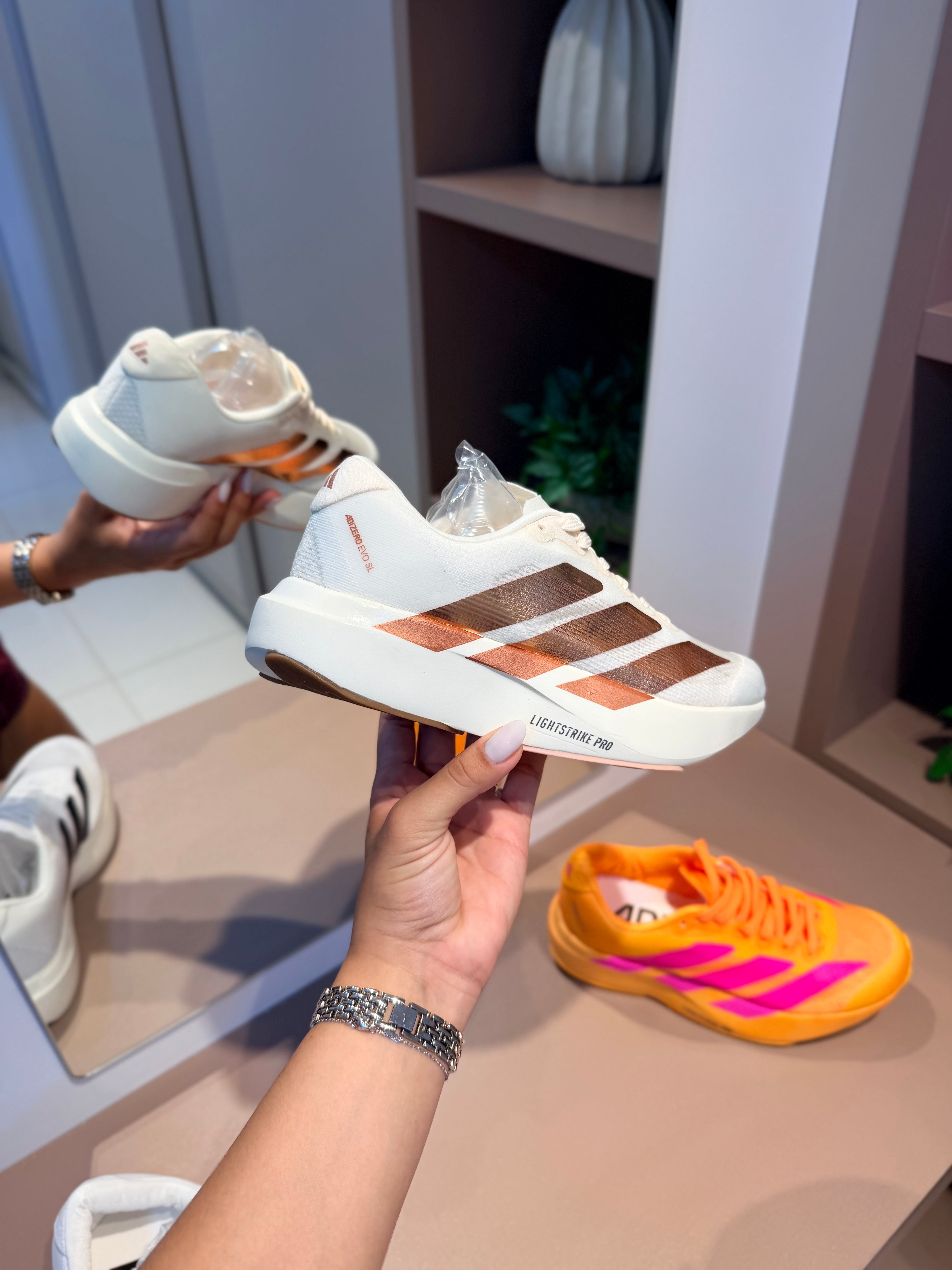Tênis Adizero EVO SL Branco e Rosê - ADIDAS