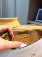 Bolsa de Ombro ou Transversal Brook Flap Chain - COACH