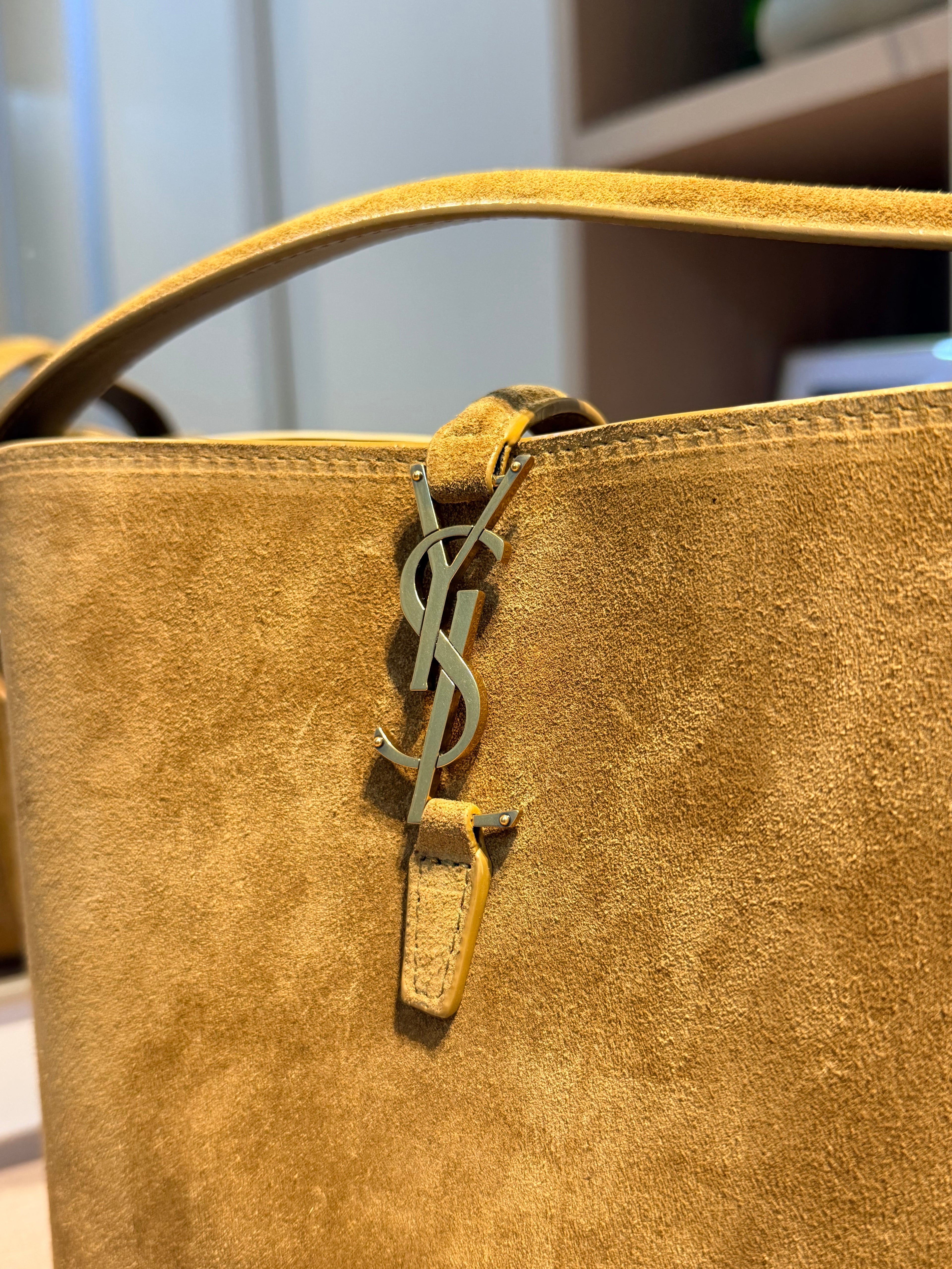 Bolsa de mão ou Transversal Bucket LE 37 Pequena - YSL