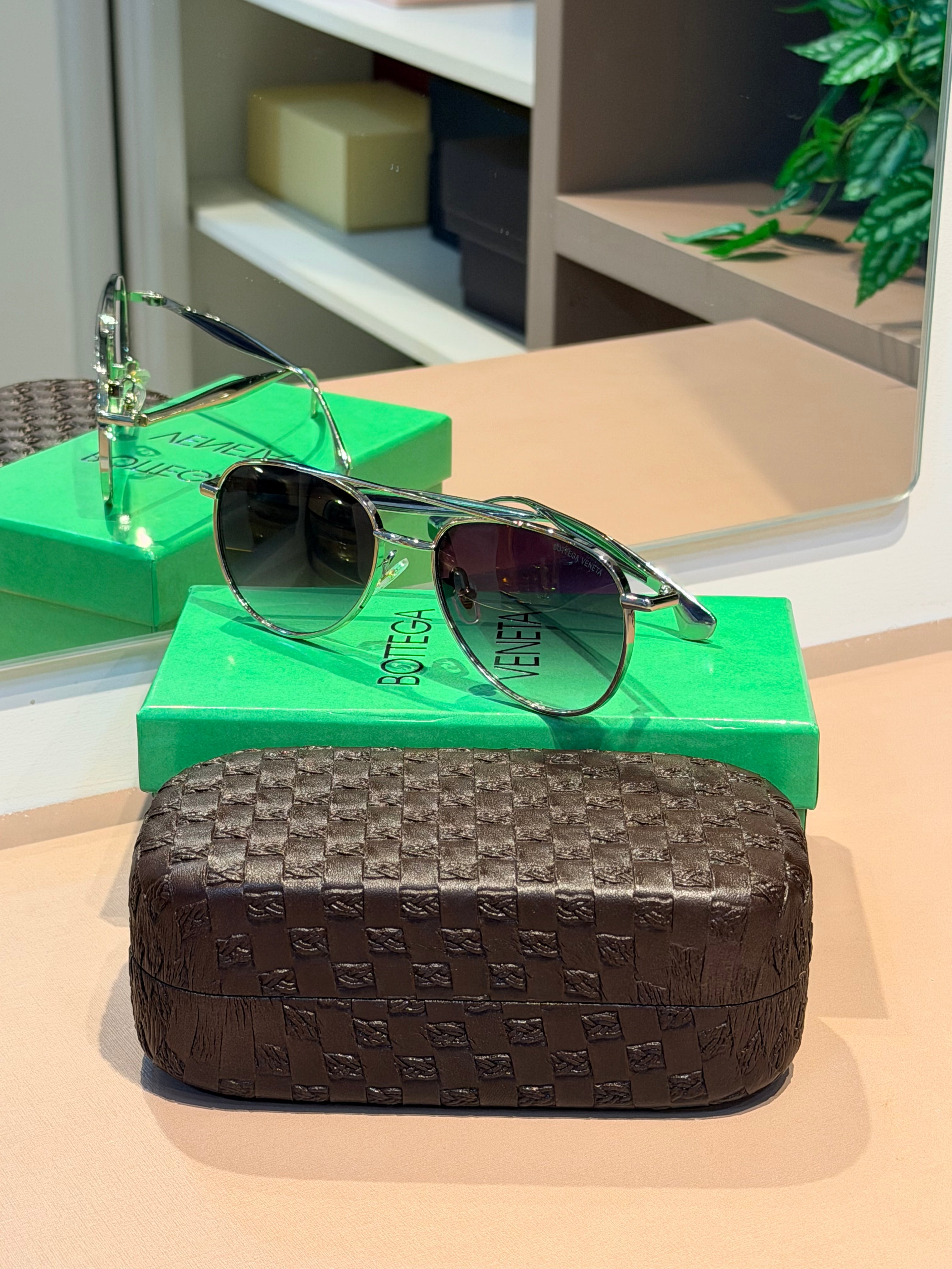 Óculos Sardine Aviator Prata - BOTTEGA VENETA