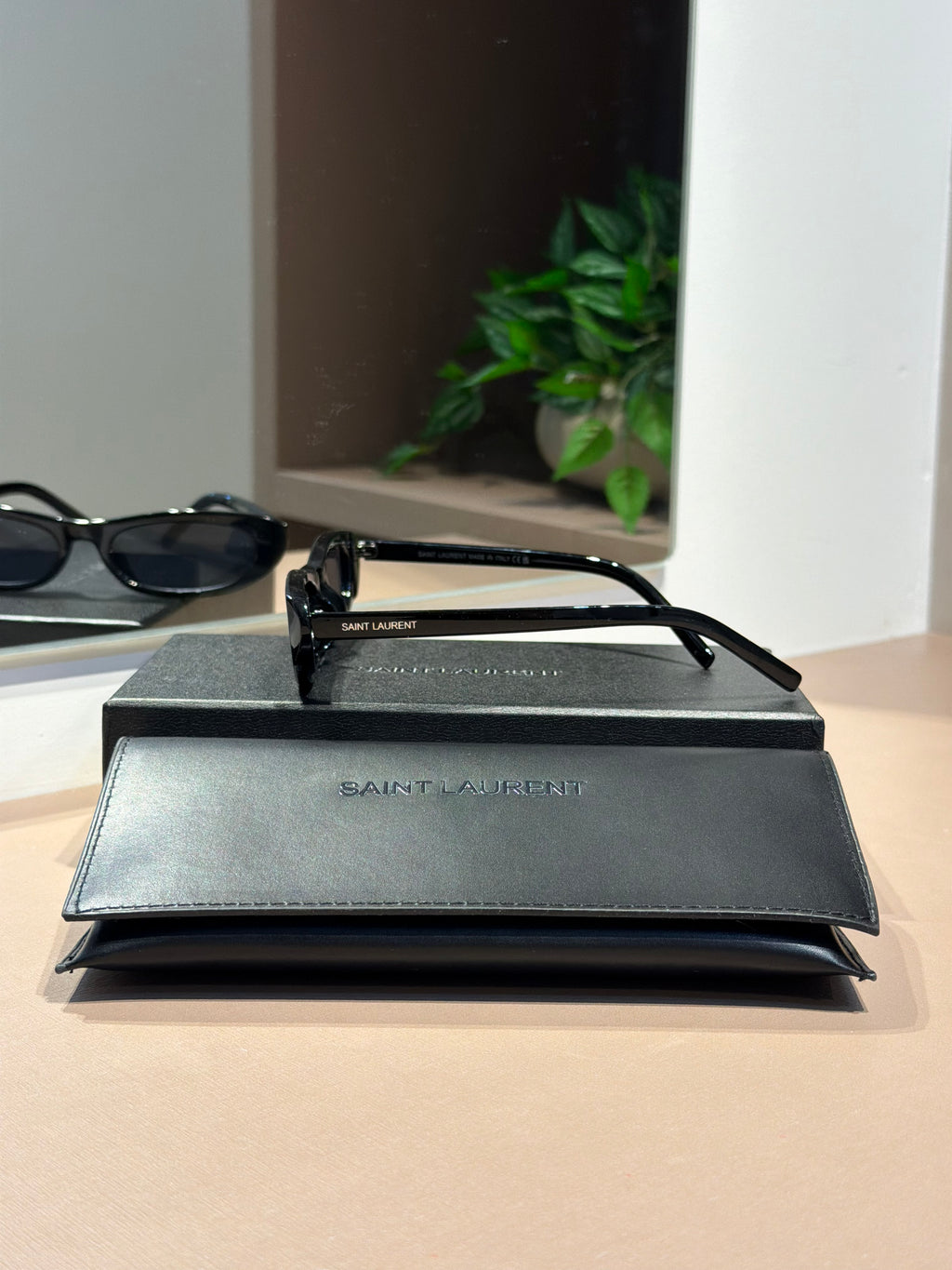 Óculos 557 Shade Preto - SAINT LAURENT