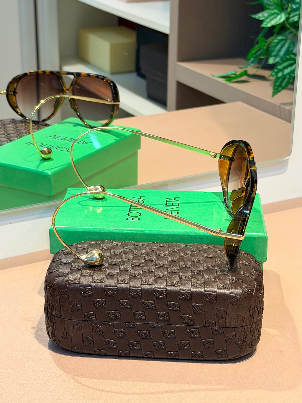 Óculos Drop Aviator Tartaruga - BOTTEGA VENETA