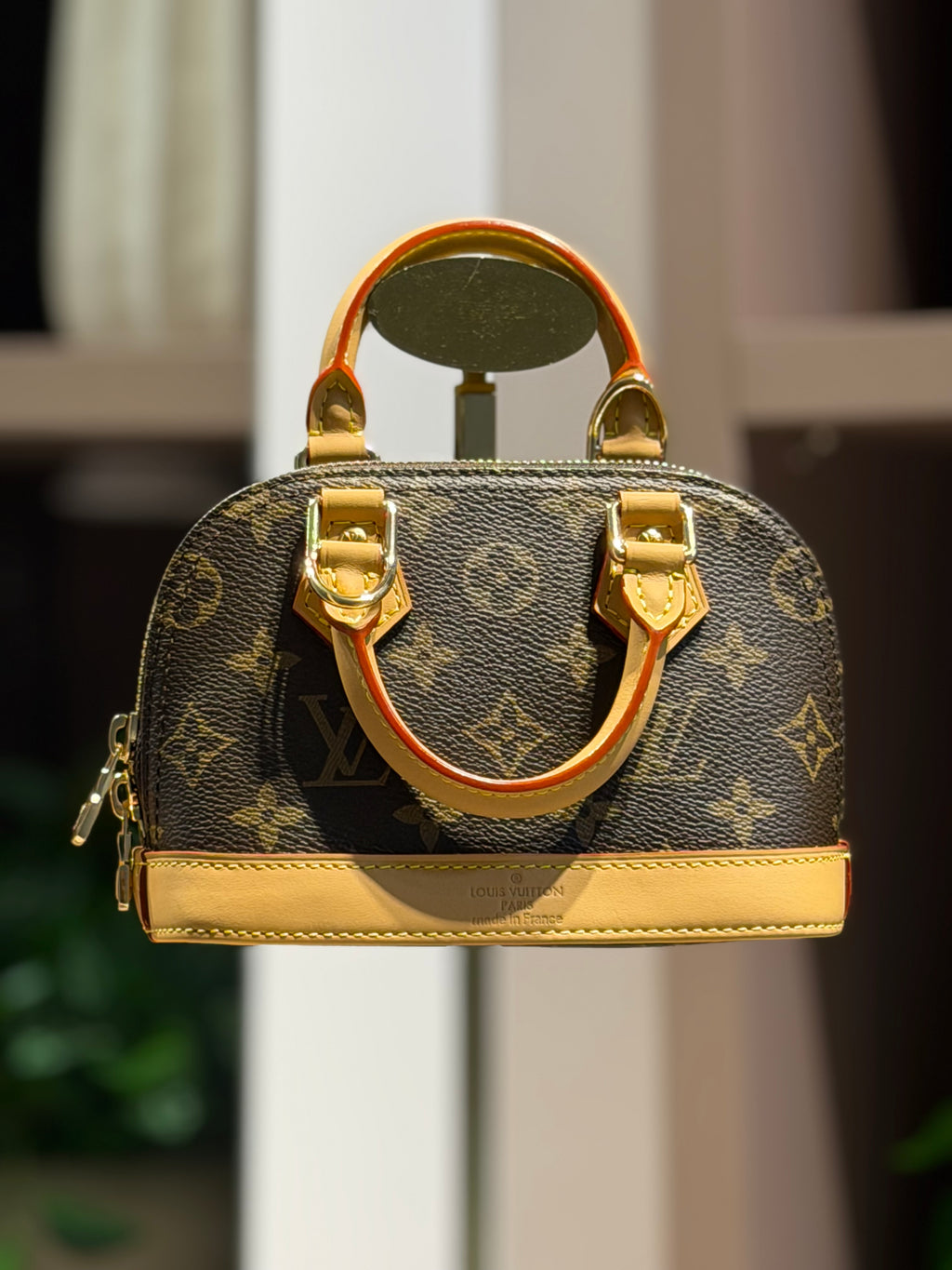 Bolsa de mão ou Transversal Alma Nano - LOUIS VUITTON