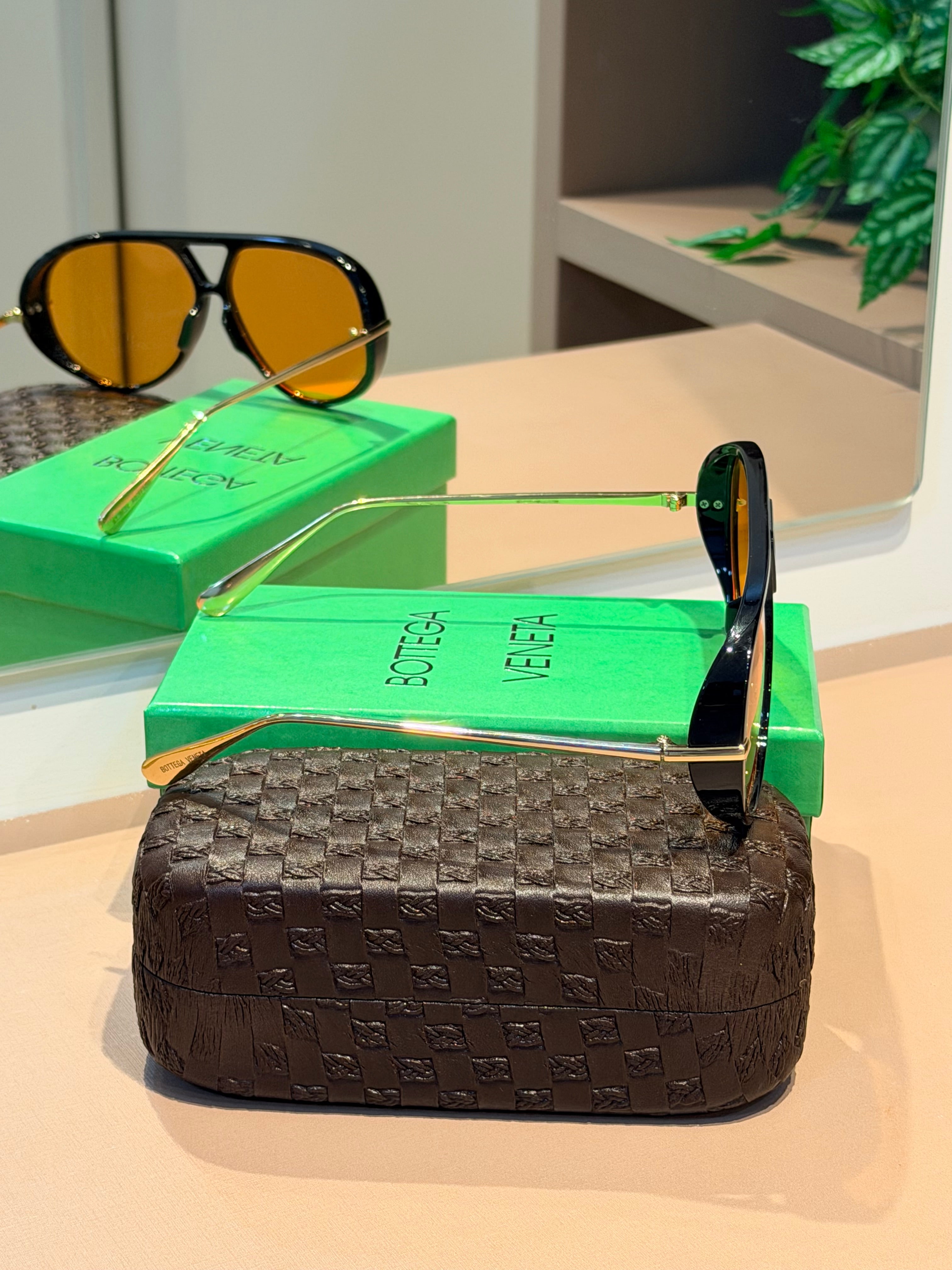 Óculos Aviator bronze - BOTTEGA VENETA