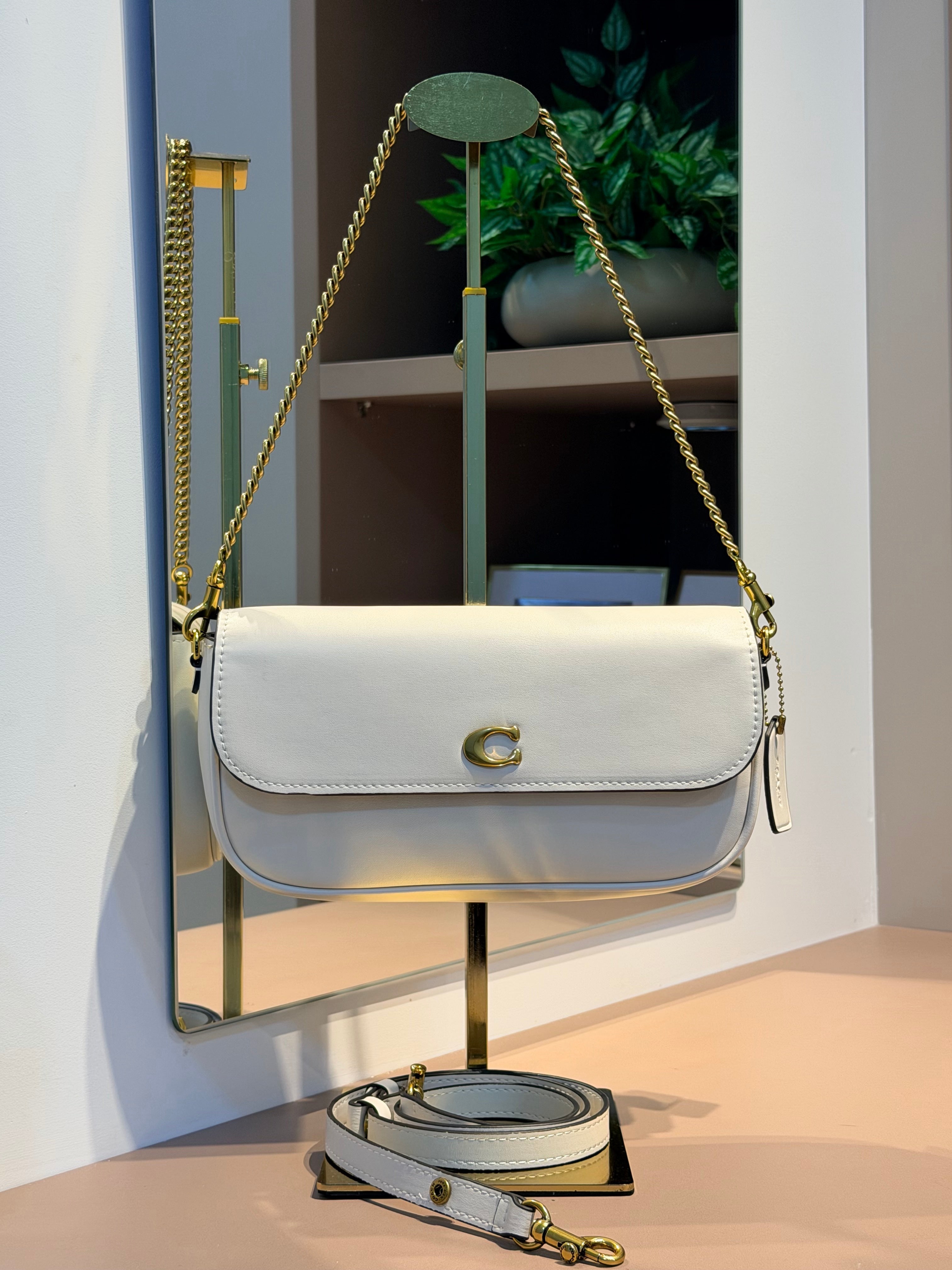 Bolsa de Ombro ou Transversal Brook Flap Chain - COACH