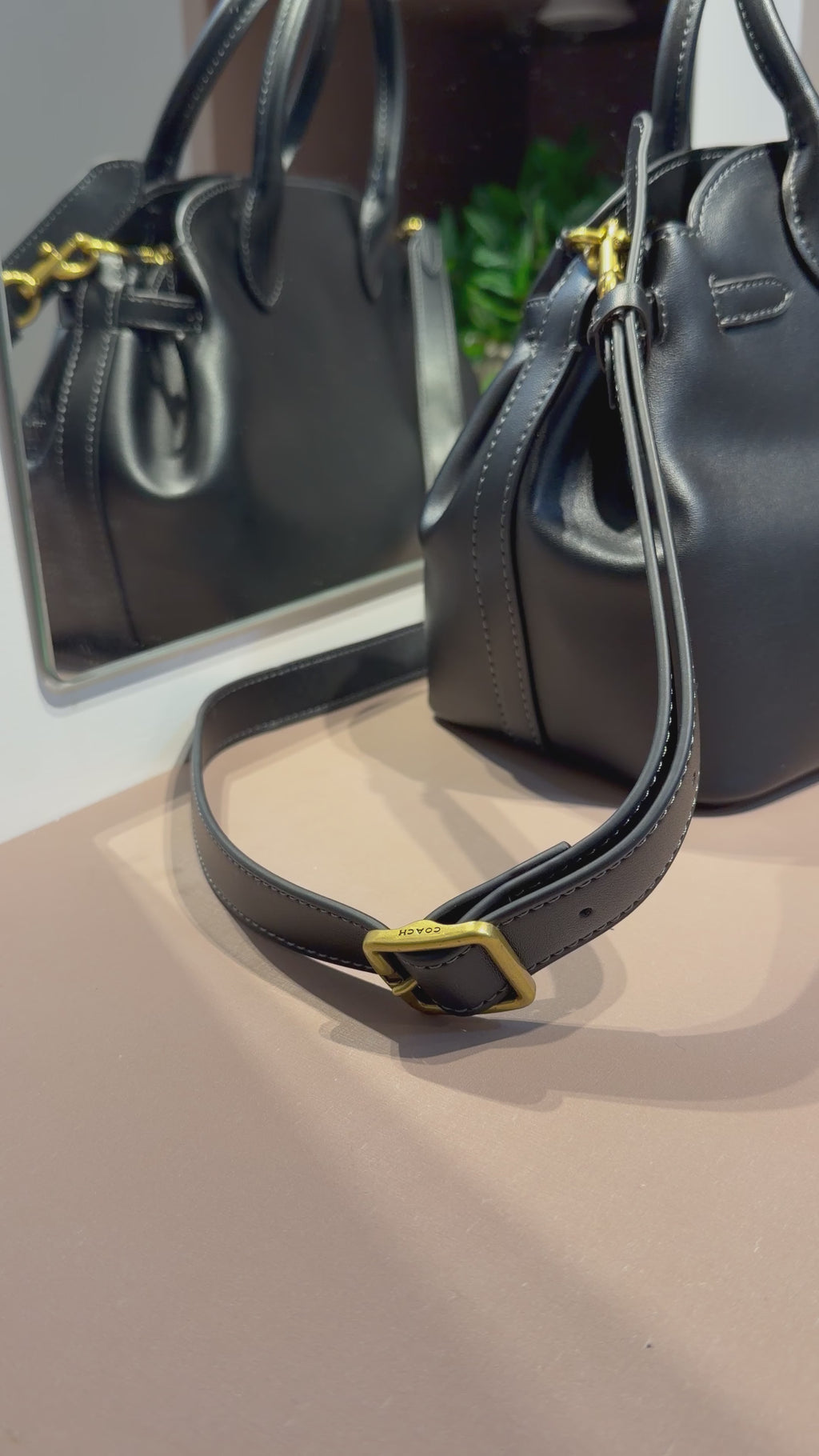 Bolsa de mão Empire 35 Preta - COACH
