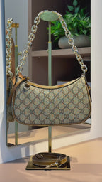Bolsa de Ombro ou Transversal Emblem Small Shoulder - GUCCI